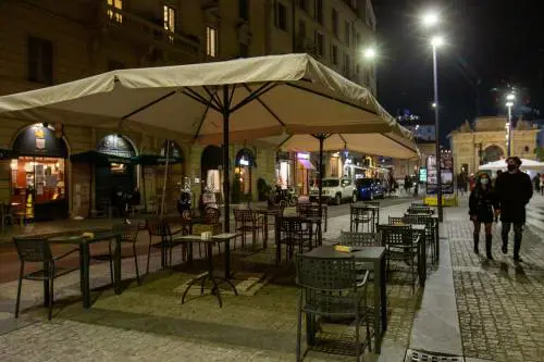 Sulla stretta vincono le Regioni: cosa succede per locali e palestre