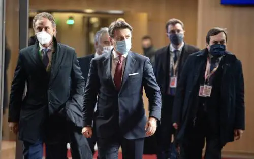 "Qui c'è un problema cronico...". I ministri in rivolta contro Conte
