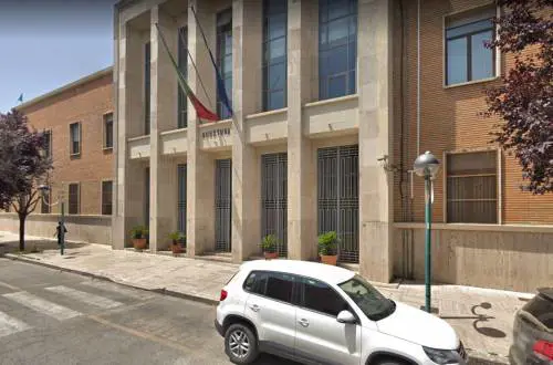 La brutalità choc di tre indiani: stuprano a turno una bambina