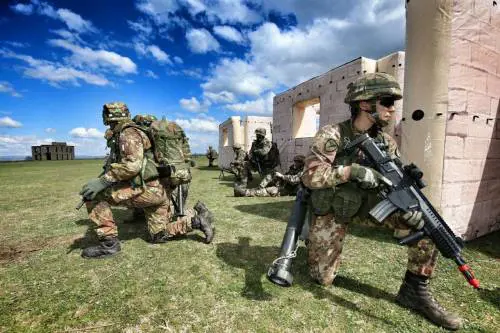 Così il sacrificio di El Alamein forgia ancora la Folgore