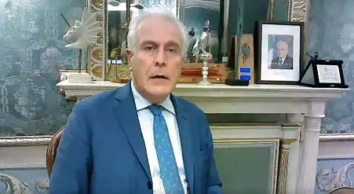 Toscana, a un mese dalle elezioni il M5S strizza l'occhio alla sinistra e si astiene sul programma di Giani