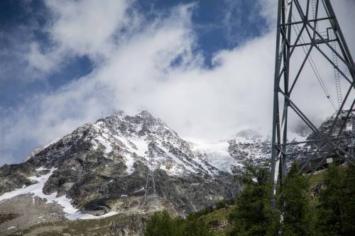 Monte Bianco, precipita da 150 metri: morto un alpinista di 20 anni