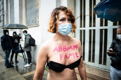 "Un mese e siamo morti". La rabbia degli esercenti per la chiusura alle 18