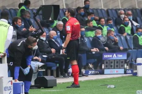 La serie A dei tamponi e degli arbitri scarsi