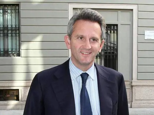 Per Mediobanca profitti a 410 milioni