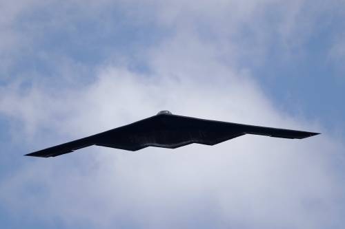 Quella terrificante bomba Usa: ecco come devasta un bunker
