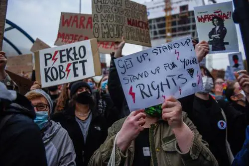 Ora esplode anche la Polonia: il caos ha lo zampino tedesco?