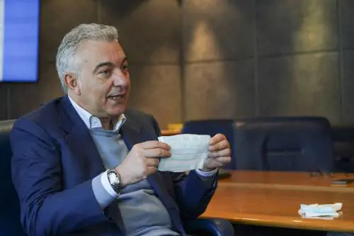 Arcuri: "Vaccini anche ai migranti. Stessi diritti degli italiani"