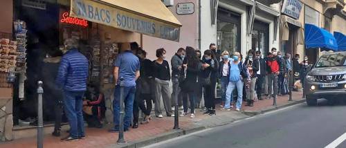 Francesi all'assalto delle tabaccherie italiane prima del lockdown