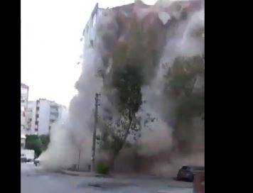 Violento terremoto nell'Egeo: palazzi crollati a Smirne