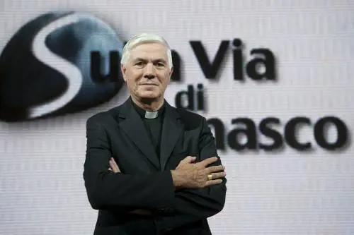 Il ritiro "benedettino" del vescovo: ora la Chiesa è ad un bivio