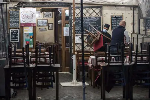 Altro schiaffo ai negozi Tari pure per chi chiude