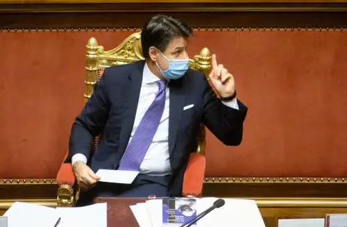 "Regioni sempre coinvolte". Dal premier benzina sul fuoco