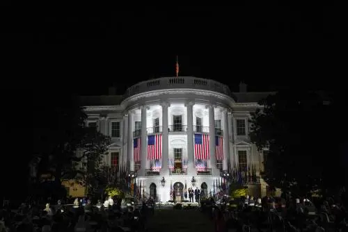 Anche l'Europa si spacca. Israele tifa per il presidente e la Cina per lo sfidante. Ma nulla sarà come prima