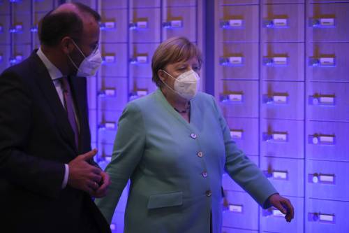 Una guerra nel cuore della Ue sta bloccando i soldi per l'Italia
