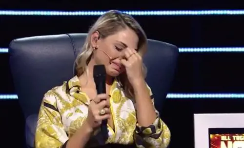 Anna Tatangelo scoppia in lacrime in tv. La Hunziker costretta a intervenire