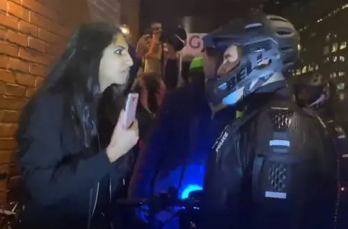 Usa, sputi e insulti contro l'agente: "Vaff... fascista!"