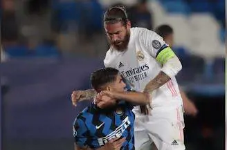 "Ora alazati figlio di..." Lo scontro in Real-Inter ​che nessuno ha notato