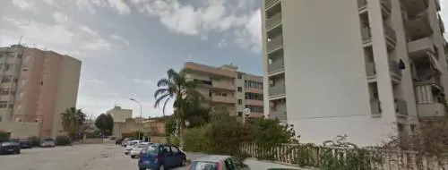 Getta il neonato dalla finestra: "A mia madre dicevo di aver problemi col cibo"