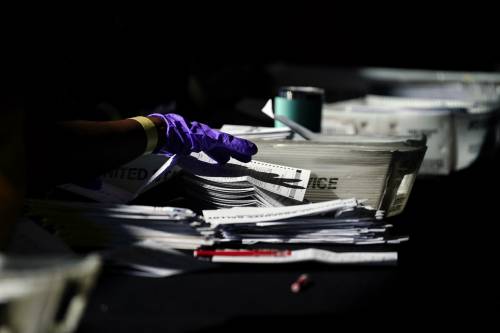 Ritardi, accuse di brogli e voti: i "segreti" delle elezioni in Usa