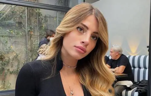 Insulti choc a Chiara Nasti. Ma lei zittisce tutti: "Astinenza"