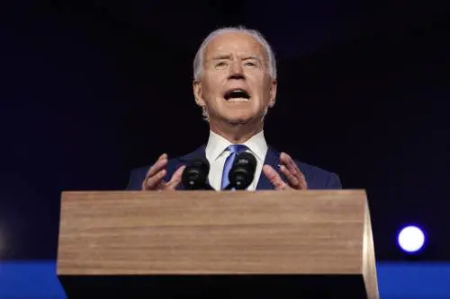 Biden benedetto anche dal Papa. Trump: la riscossa parte dalla Georgia