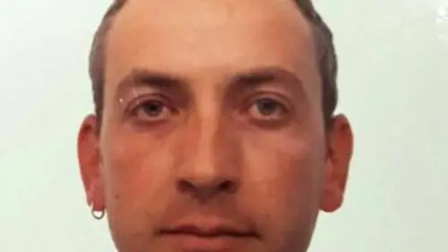 Altra strage in famiglia: spara a moglie e gemelli
