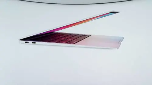 Il primo MacBook Air è stato presentato da Steve Jobs 15 anni fa