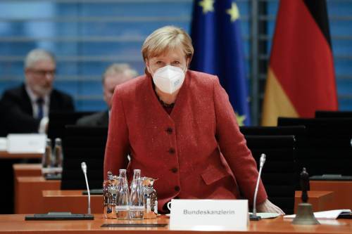 Germania ancora blindata. E la Merkel chiede scusa