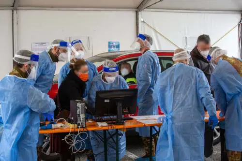 Il drive through dell'esercito al parco Trenno