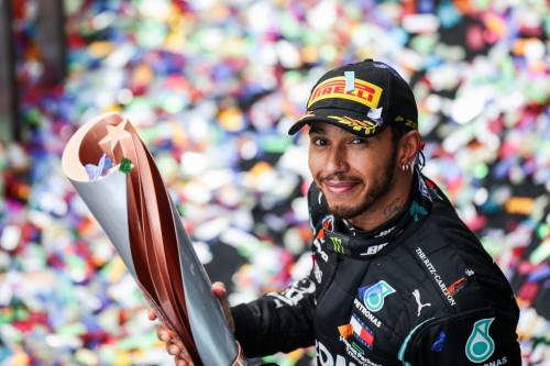 La F1 incorona Lewis VII. Ma ora ad Hamilton interessa il mondo vero