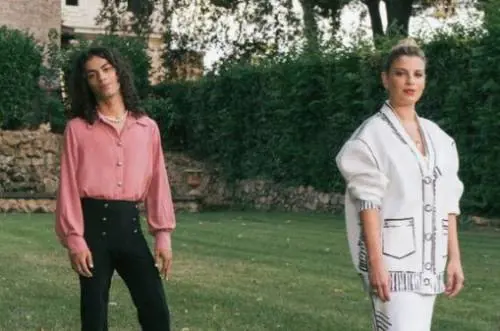 "Tutti f...", "E a casa tua i co...". La furibonda "rissa" di Emma