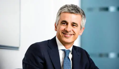 Vodafone torna all'utile e in Italia aumentano i clienti
