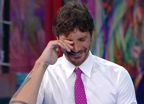 "Sono meno famoso delle mie ex" Polemiche sulla frase di De Martino