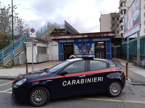 "Adesso indossi la mascherina" E dà un pugno a un carabiniere