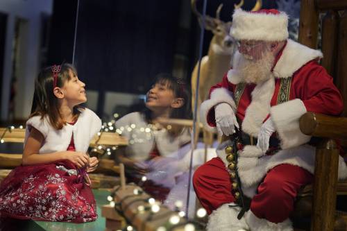 "Non devono toccare il Natale". Scoppia la rivolta contro il lockdown