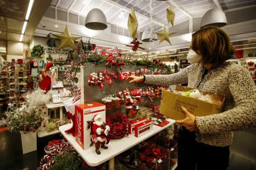 Minaccia di Natale. Controlli e multe per lo shopping a "numero chiuso"