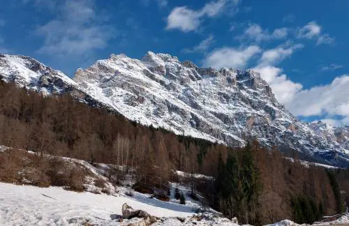 Cortina, la regina delle Dolomiti rischia il crac. "Nessuna certezza e imprenditori in ginocchio"