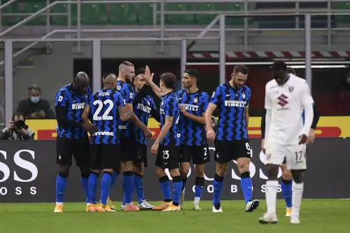 L'Inter "vota" il salary cap ma serve salvare l'Europa