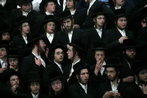 New York, maxi-matrimonio ebraico in barba alle regole anti-Covid. È polemica