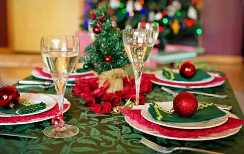 La Cei "assolve" il Natale in anticipo