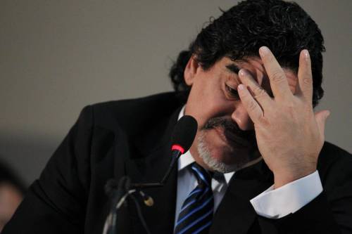 Il fervore rivoluzionario di Maradona foraggiato da bonifici e lingotti d'oro