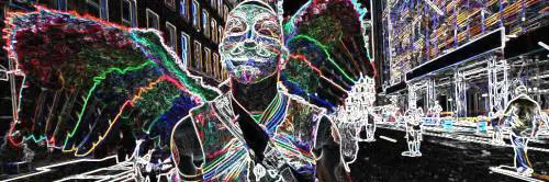 Non ti vesti arcobaleno? Sei omofobo. Così ci ridurranno al silenzio