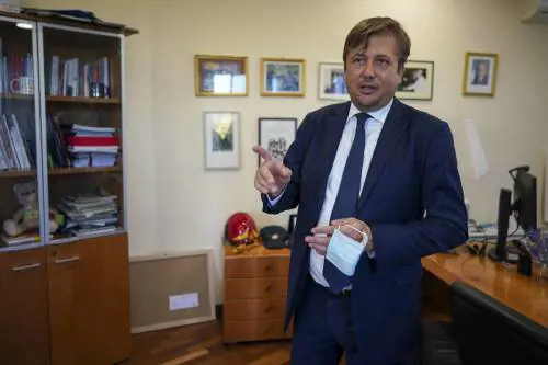 Sileri: "È arrivato il momento di riaprire i ristoranti anche di sera"