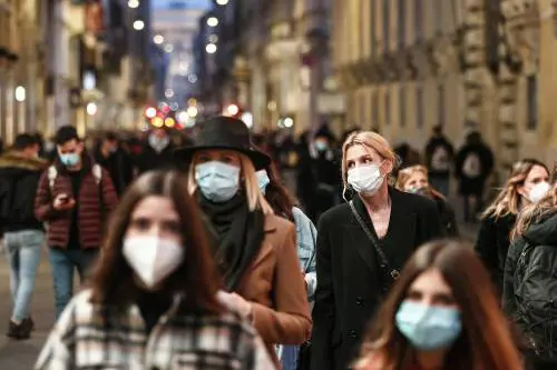 Covid, adesso risale il contagio: allarme Rt e 5 regioni a rischio