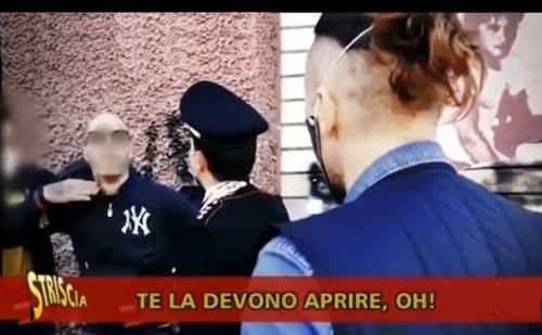 "Ti devono aprire la gola", il gesto choc contro Vittorio Brumotti davanti alle telecamere