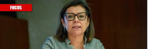 "Come un punto interrogativo". Chi è il ministro delle gaffe