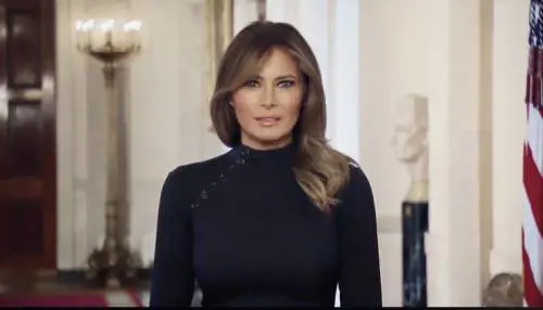 Melania e l'audio segreto: "Mi faccio il c*** per Natale, ma a chi importa"