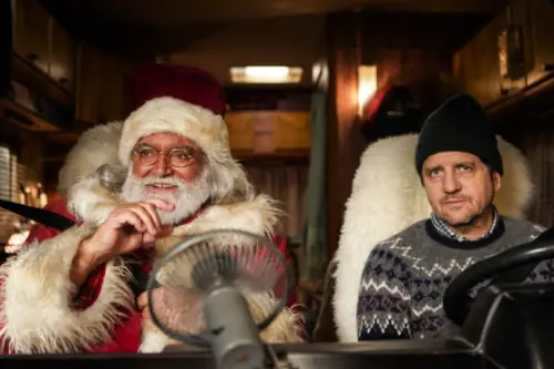 Abatantuono fa Babbo Natale e prova a "salvare" il cinema