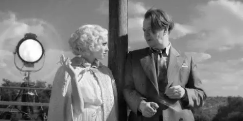“Mank”: quintessenza del cinema immortale, quello con un passato e un futuro